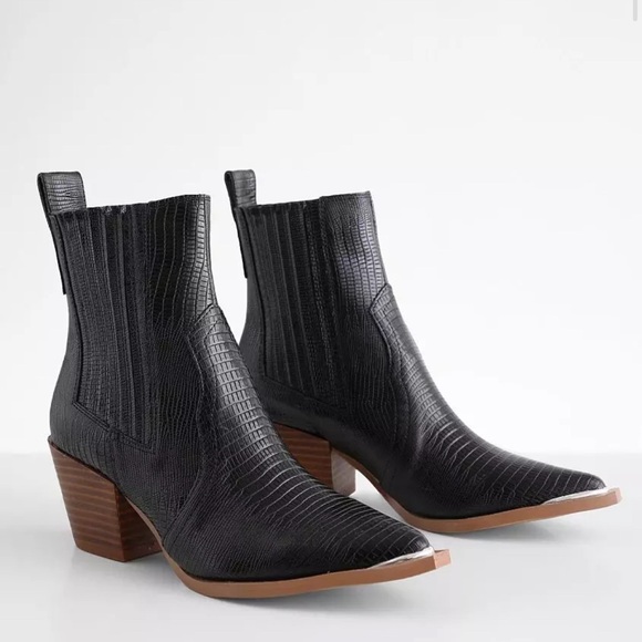 Eleanor Women's Western Ankle Boots - Picture 6 of 9